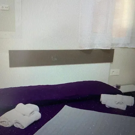 Apartment Holiday 아파트 *